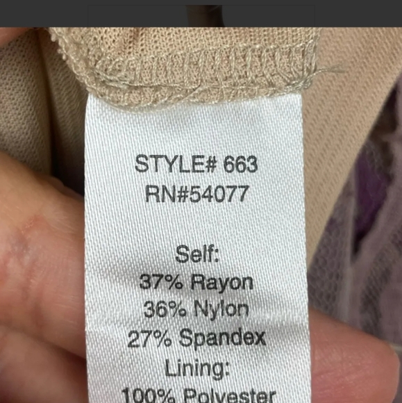 (Large) Cabi Intrigue Layered Lace Top - Picture 5 of 5